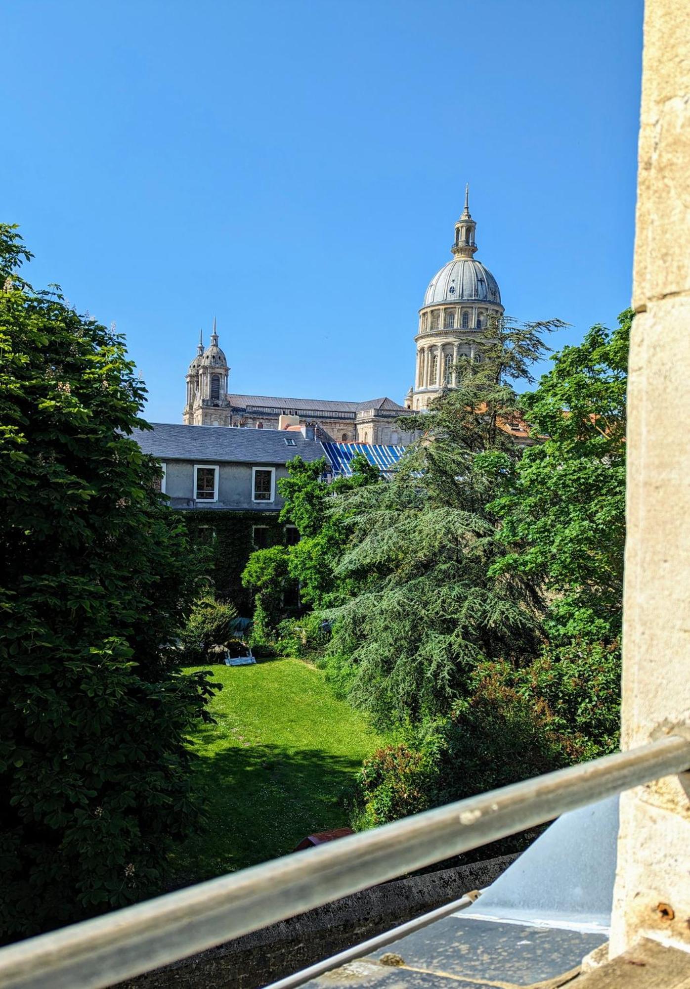Vue Basilique, Au Coeur De La Vieille Ville บูโลญ-ซูร์-แมร์ ภายนอก รูปภาพ